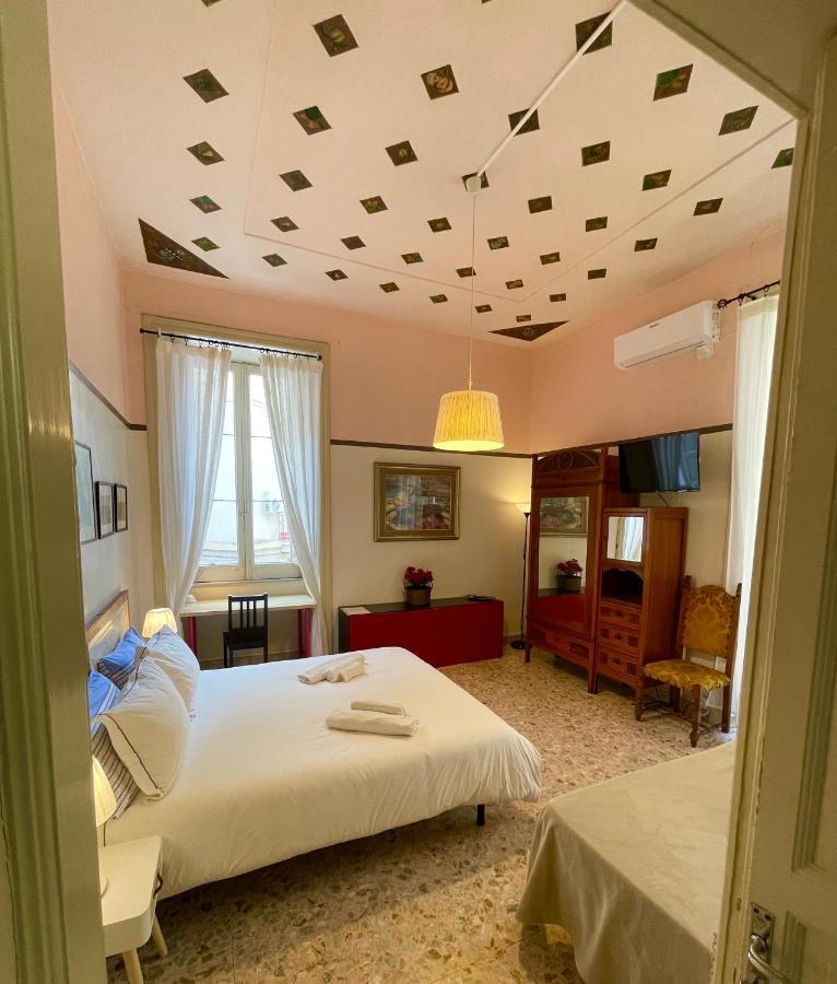 Montello Guest House & Apartment カターニア エクステリア 写真