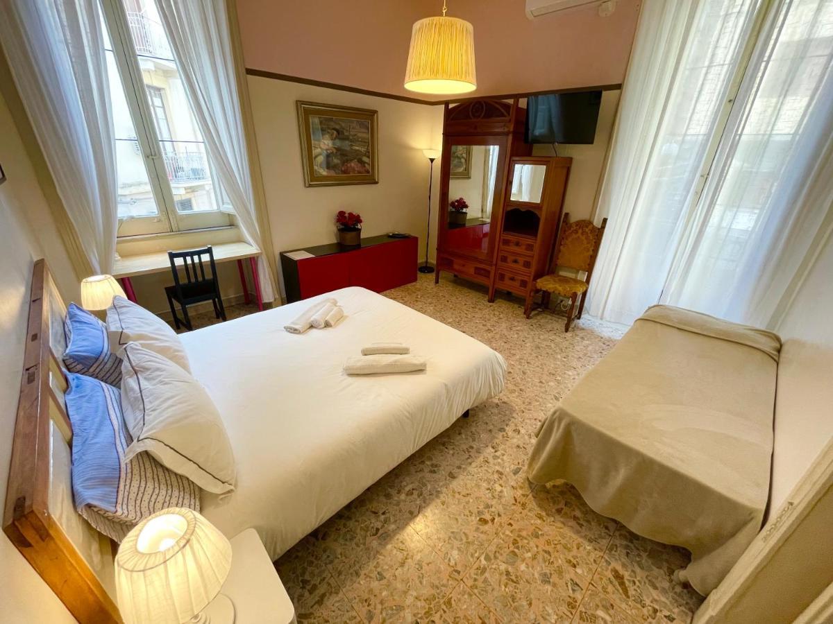 Montello Guest House & Apartment カターニア エクステリア 写真