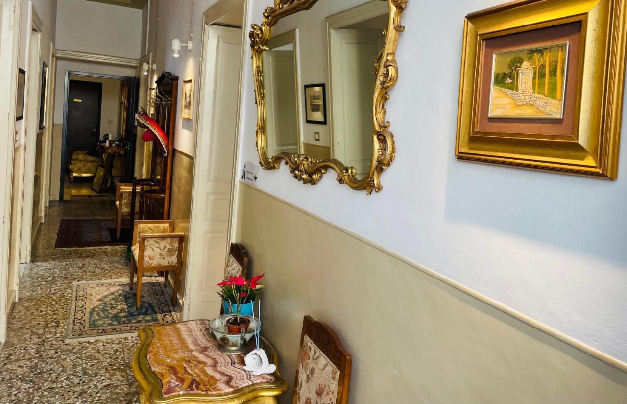 Montello Guest House & Apartment カターニア エクステリア 写真